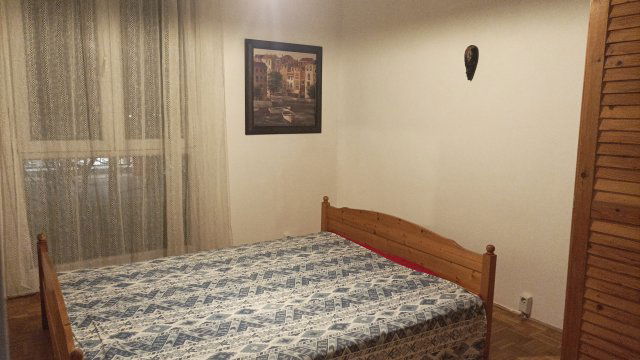 Kiadó panellakás, albérlet, Pécsett 150 E Ft / hó, 3 szobás