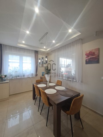 Eladó családi ház, Debrecenben 145 M Ft, 5 szobás