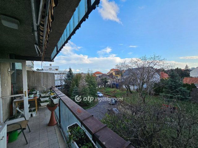 Eladó téglalakás, Balatonfüreden 99 M Ft, 3 szobás