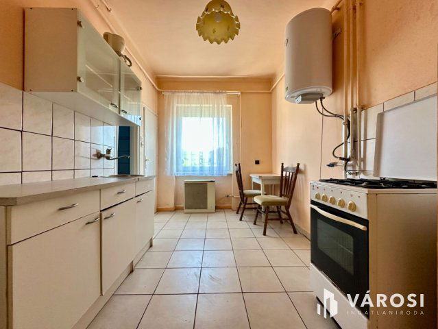 Eladó téglalakás, Salgótarjánban 10.5 M Ft, 1 szobás