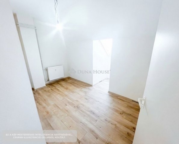 Eladó téglalakás, Kecskeméten 43 M Ft, 2 szobás