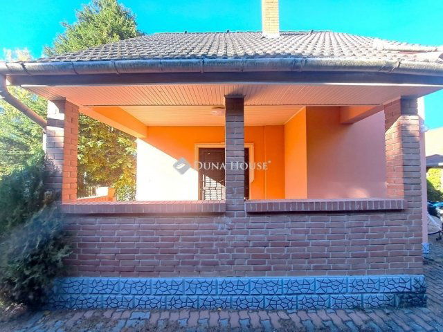 Eladó nyaraló, Tiszakécskén 34.9 M Ft, 3 szobás