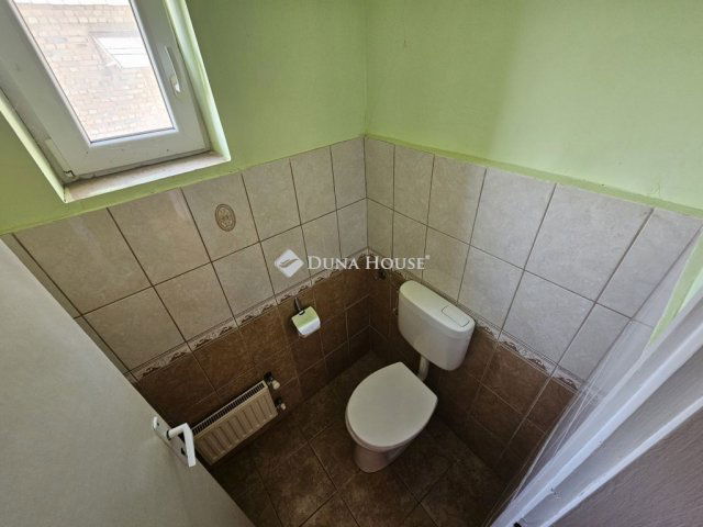 Eladó családi ház, Koroncón 49 M Ft, 3 szobás