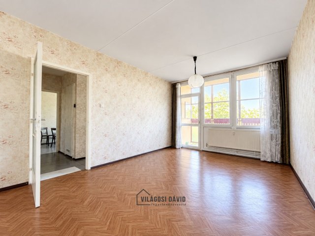 Eladó panellakás, Debrecenben 49.9 M Ft, 2 szobás