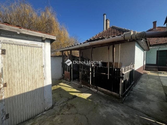 Eladó családi ház, Jászfényszarun 27.9 M Ft, 3 szobás