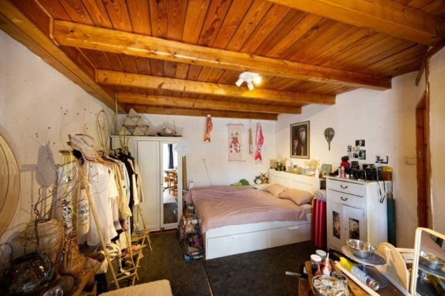 Eladó családi ház, Etyeken 150 M Ft, 9 szobás