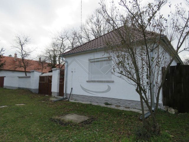 Eladó családi ház, Fenyőfőn 38.9 M Ft, 2 szobás