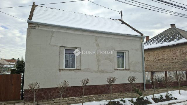 Eladó családi ház, Dombóváron, Táncsics Mihály utcában