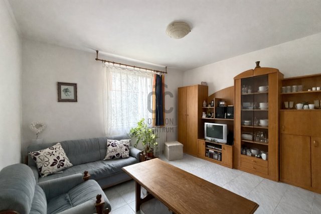 Eladó panellakás, Budapesten, III. kerületben, Sramli utcában