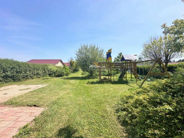 Eladó családi ház, Szombathelyen 149.9 M Ft, 8 szobás