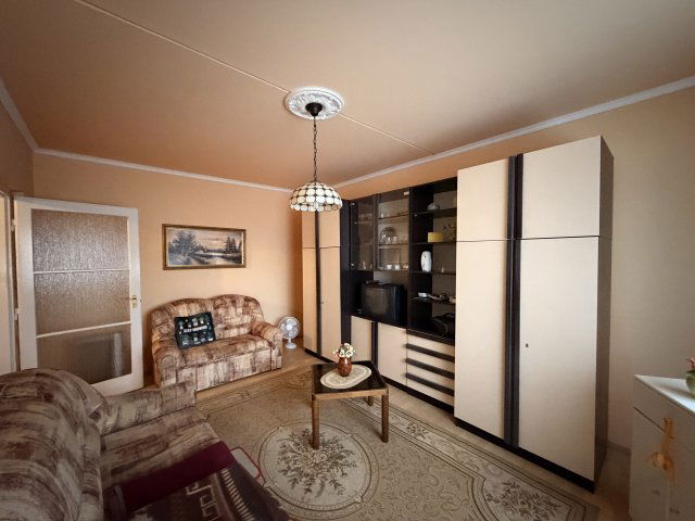 Eladó panellakás, Győrött 42.5 M Ft, 1+1 szobás