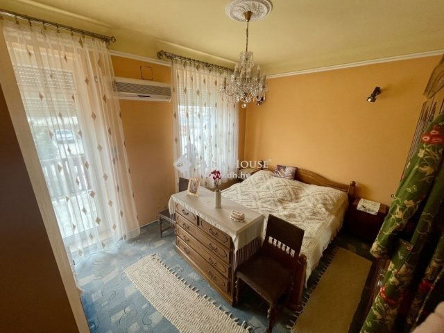 Eladó családi ház, Alsónémediben 450 M Ft, 10 szobás