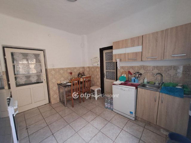 Eladó családi ház, Kenderesen 11.9 M Ft, 2+1 szobás