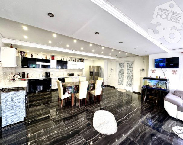 Eladó családi ház, Kecskeméten 47.99 M Ft, 4 szobás