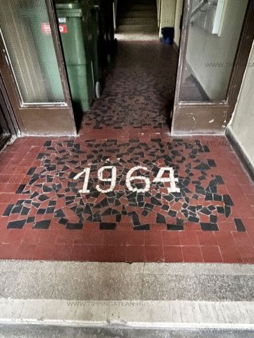 Eladó téglalakás, Budapesten, VIII. kerületben, Kálvária téren