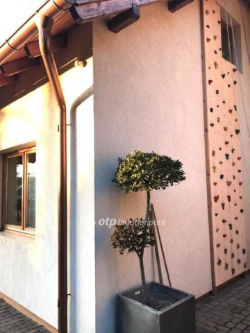 Eladó családi ház, Salgótarjánban 69 M Ft, 5 szobás