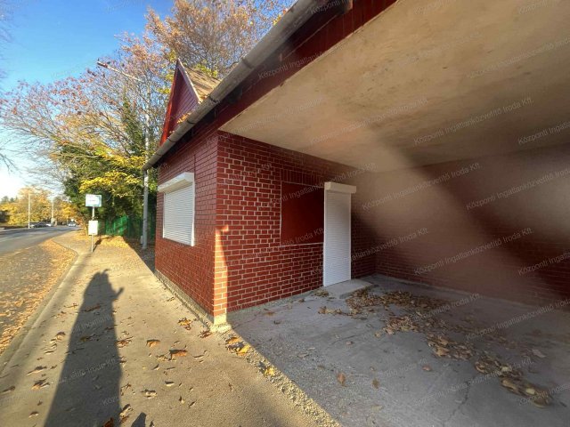 Eladó üzlethelyiség, Tatabányán 11 M Ft, 1 szobás