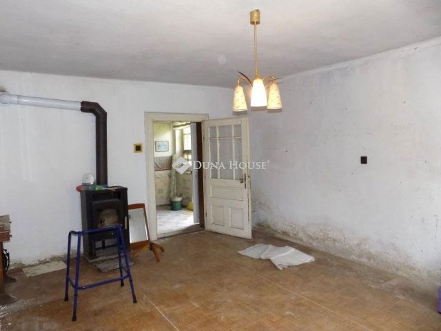 Eladó családi ház, Zsédenyen 26.9 M Ft, 3 szobás