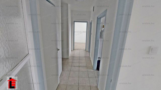 Eladó téglalakás, Győrött 40.99 M Ft, 2 szobás