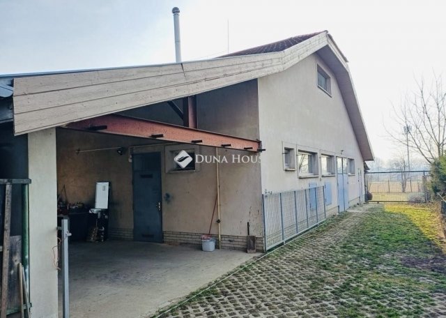 Eladó családi ház, Tárnokon 129 M Ft, 5 szobás