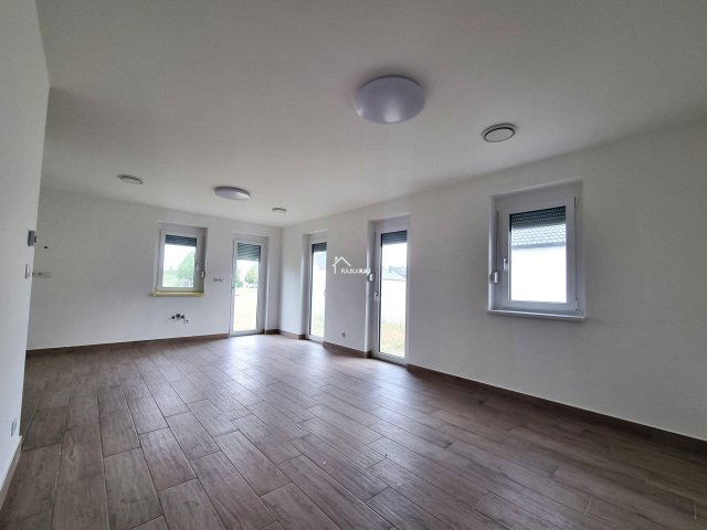 Eladó családi ház, Lipóton 75 M Ft, 3 szobás