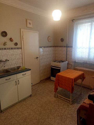 Eladó családi ház, Szentesen 28 M Ft, 2 szobás
