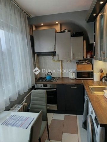 Eladó panellakás, Szegeden 54.9 M Ft, 2 szobás