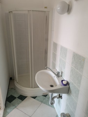 Eladó téglalakás, Bakonyszombathelyen 9 M Ft, 1 szobás