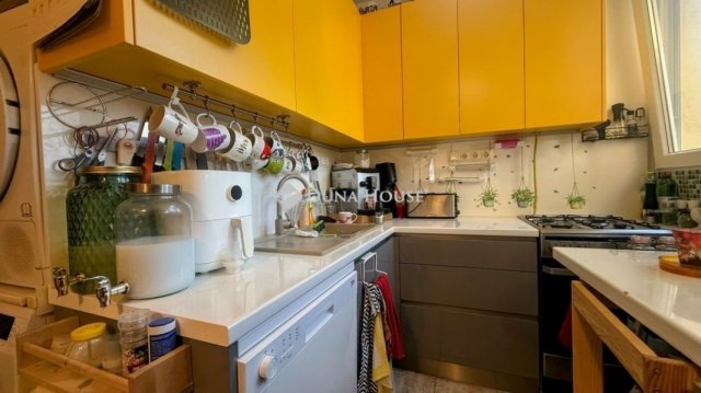 Eladó téglalakás, Szombathelyen 48 M Ft, 3 szobás