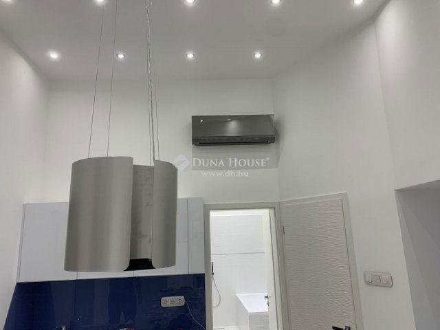 Eladó téglalakás, Budapesten, V. kerületben 168.245 M Ft