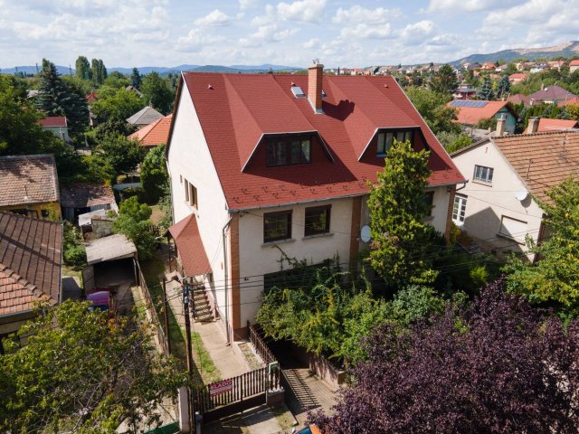 Eladó családi ház, Vácon 119 M Ft, 5 szobás