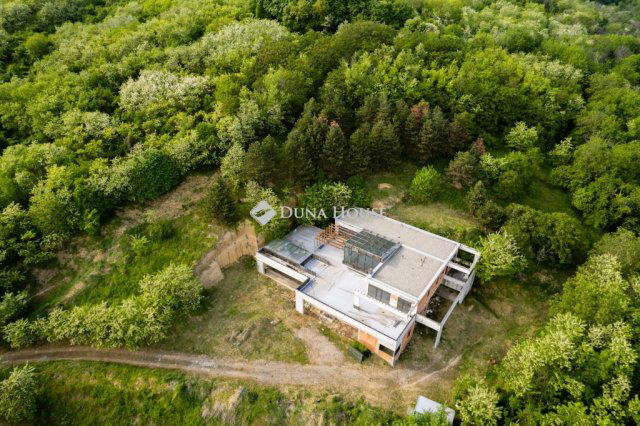 Eladó családi ház, Siklóson 349 M Ft, 6 szobás