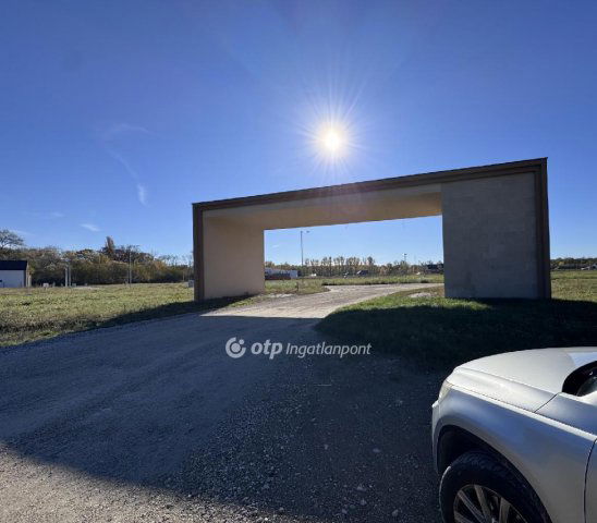 Eladó telek, Máriakálnokon 40.5 M Ft / költözzbe.hu