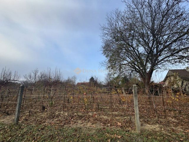 Eladó családi ház, Pécsett 12.9 M Ft, 1 szobás