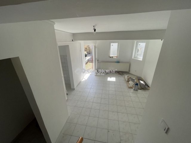 Eladó családi ház, Kecskeméten 98 M Ft, 5 szobás