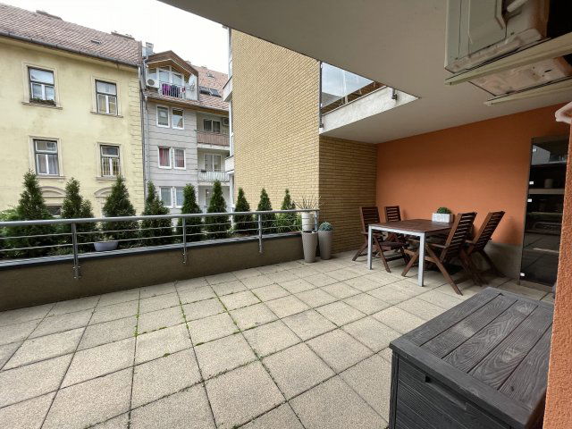 Eladó téglalakás, Budapesten, IX. kerületben, Mester utcában