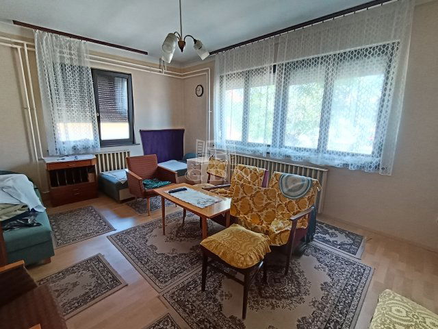 Eladó családi ház, Kerepesen 94.9 M Ft, 6 szobás