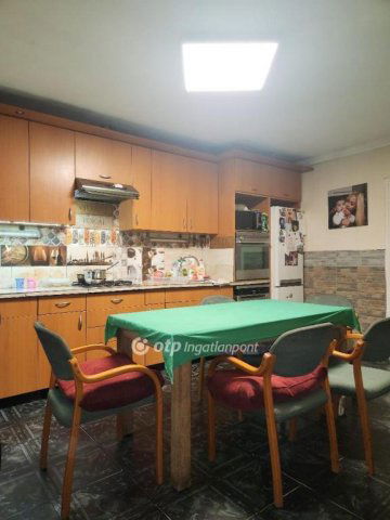 Eladó családi ház, Budapesten, XVIII. kerületben 78 M Ft