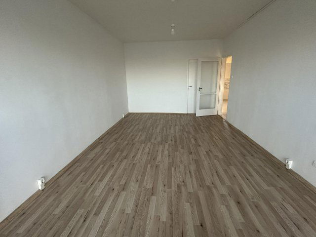 Eladó panellakás, Pécsett 44.2 M Ft, 2 szobás