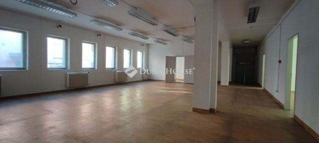 Eladó ipari ingatlan, Budapesten, III. kerületben 1498.854 M Ft