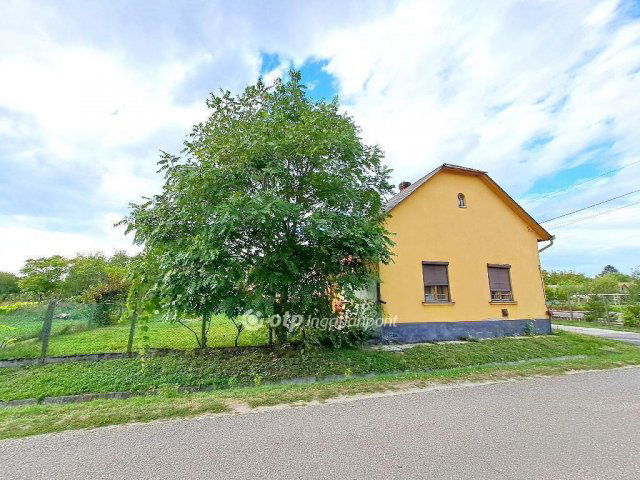 Eladó családi ház, Kocséren 21.5 M Ft, 4 szobás