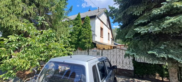 Eladó családi ház, Makón 39.9 M Ft, 4 szobás