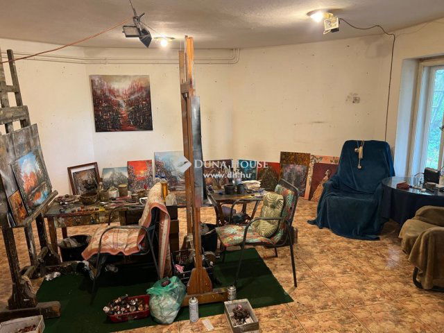 Eladó családi ház, Pécsett 148 M Ft, 4 szobás