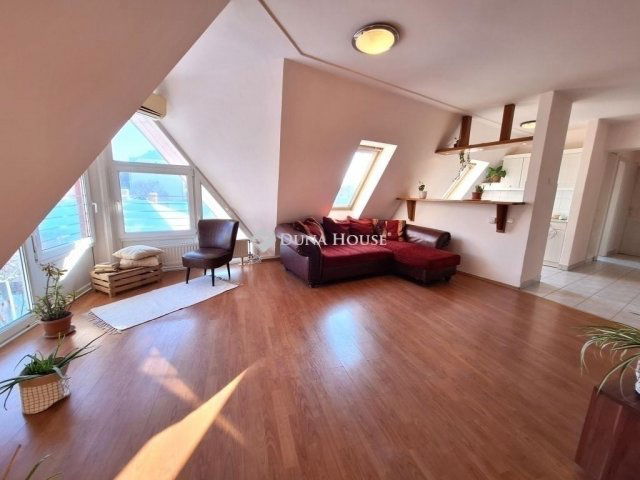 Eladó téglalakás, Kecskeméten 75.9 M Ft, 3 szobás