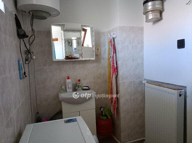 Eladó családi ház, Kókán 39.99 M Ft, 1+1 szobás