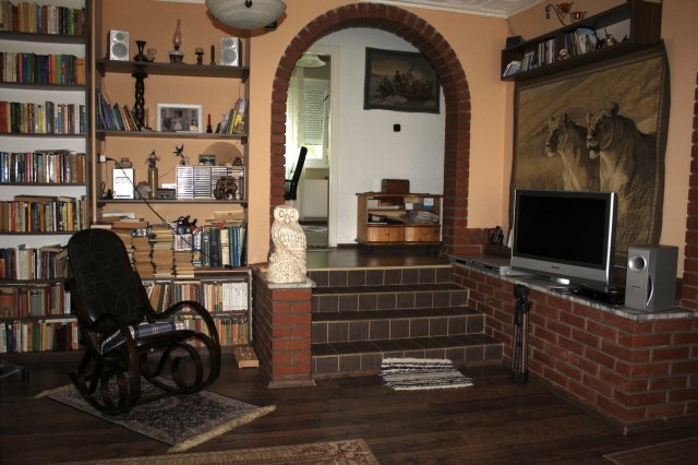 Eladó családi ház, Kőröshegyen 128 M Ft, 4+4 szobás