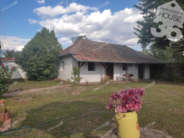 Eladó családi ház, Tiszaalpáron 39.9 M Ft, 2 szobás