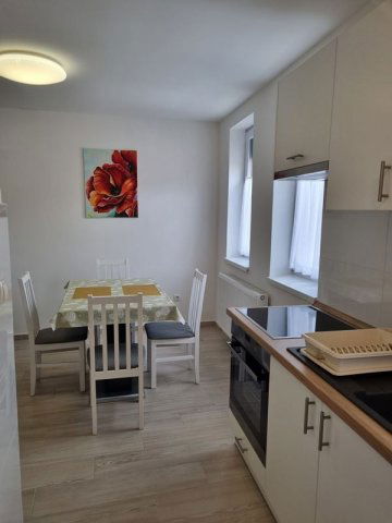 Kiadó téglalakás, albérlet, Pécsett 280 E Ft / hó, 3 szobás