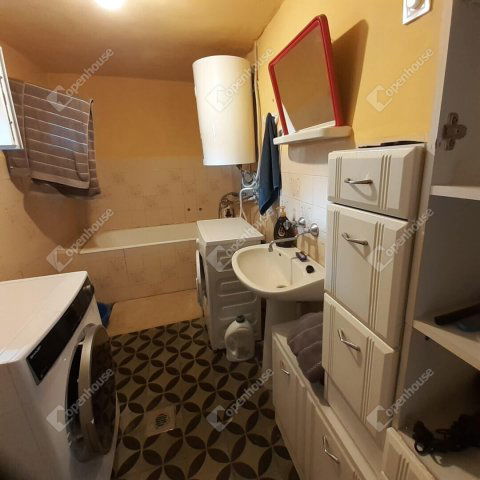 Eladó családi ház, Csépán 7.5 M Ft, 2 szobás