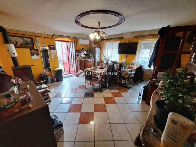 Eladó családi ház, Baján 47.5 M Ft, 4 szobás